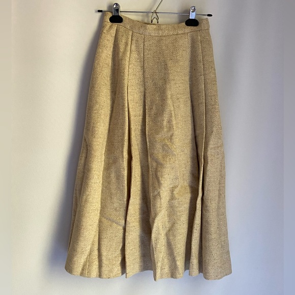 Vintage 100% pure wool Set light beige blazer with matching skirt vintage - Picture 3 of 16